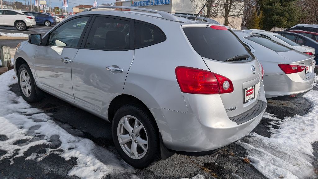 2010 Nissan Rogue Image 2