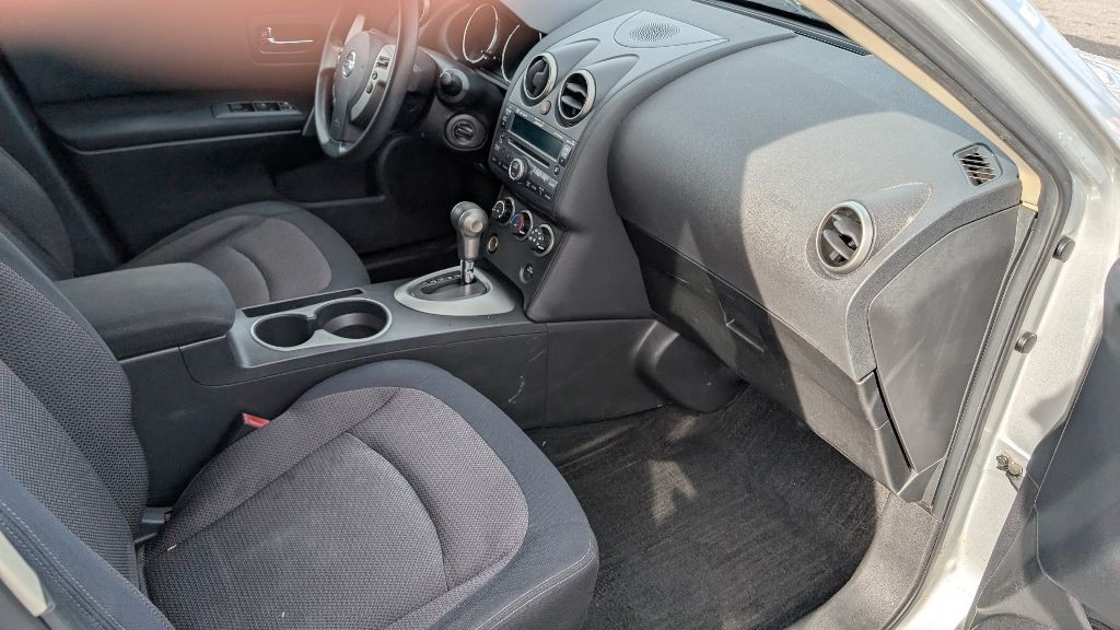 2010 Nissan Rogue Image 4