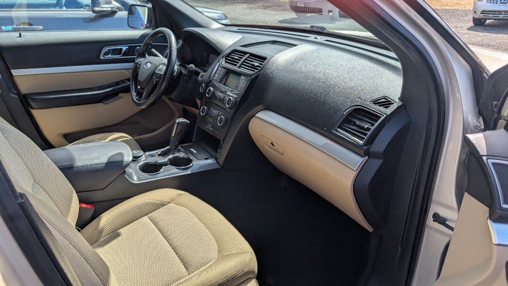 2017 Ford Explorer Image 4