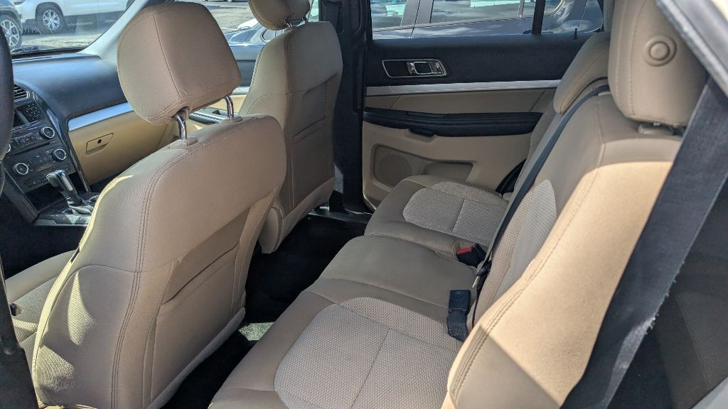 2017 Ford Explorer Image 6