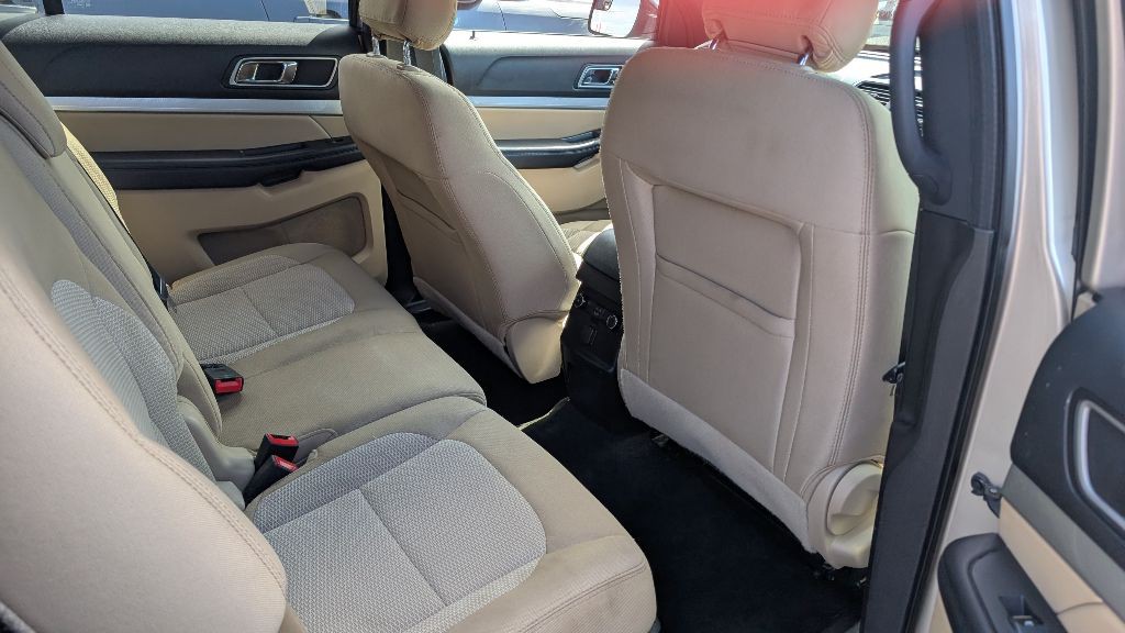 2017 Ford Explorer Image 8