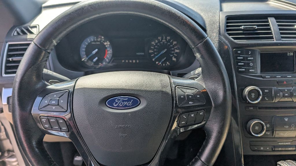 2017 Ford Explorer Image 12