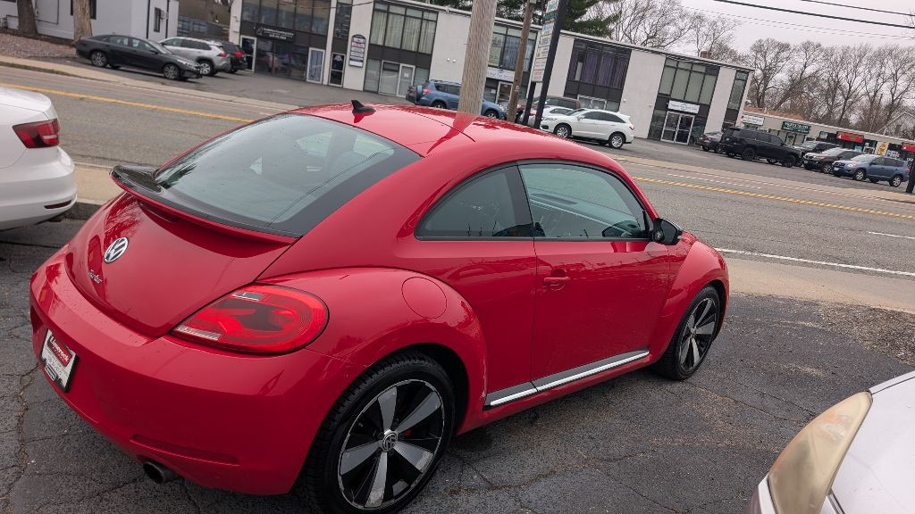 2012 Volkswagen Beetle Image 5