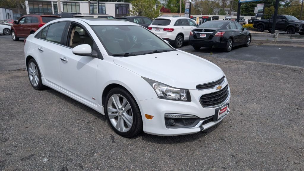 2015 Chevrolet Cruze Image 1