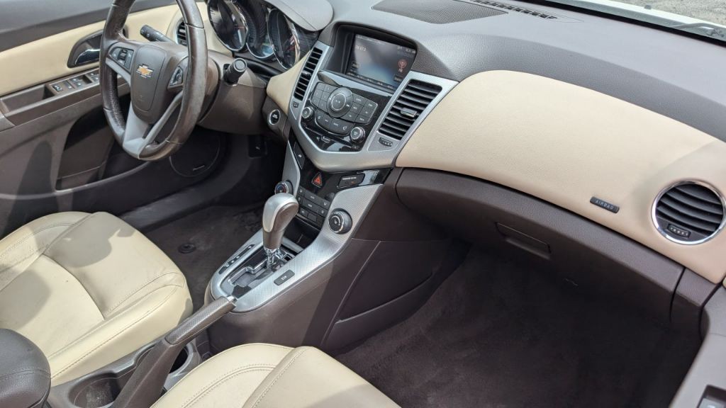 2015 Chevrolet Cruze Image 13