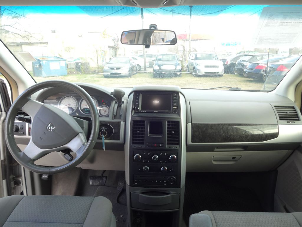 2010 Dodge Grand Caravan Image 3