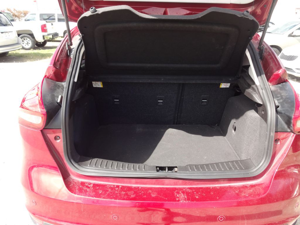 2016 Ford Focus Image 5