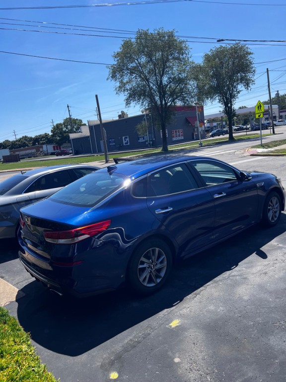 2020 Kia Optima Image 3