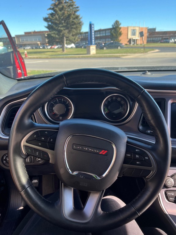 2019 Dodge Challenger Image 2