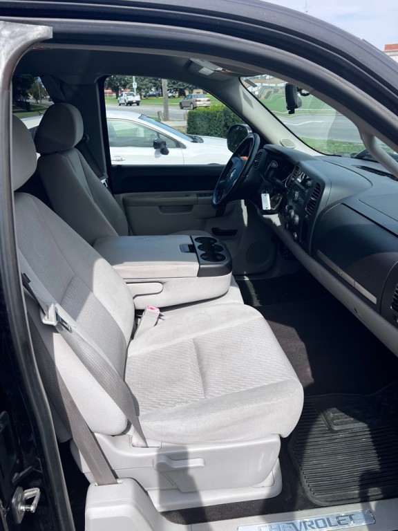 2010 Chevrolet Silverado 1500 Image 3