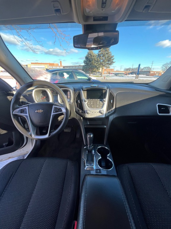 2017 Chevrolet Equinox Image 3