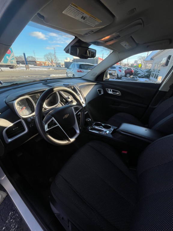 2017 Chevrolet Equinox Image 4