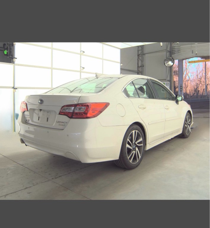 2017 Subaru Legacy Image 3