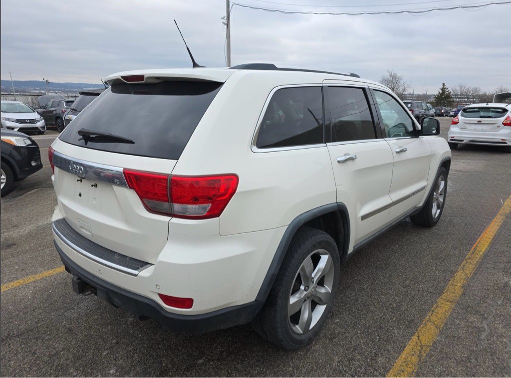 2011 Jeep Grand Cherokee Image 3