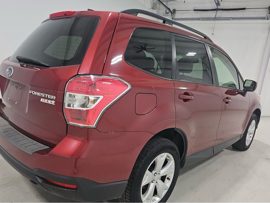 2016 Subaru Forester Image 4