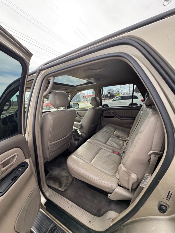 2005 Toyota Sequoia Image 5