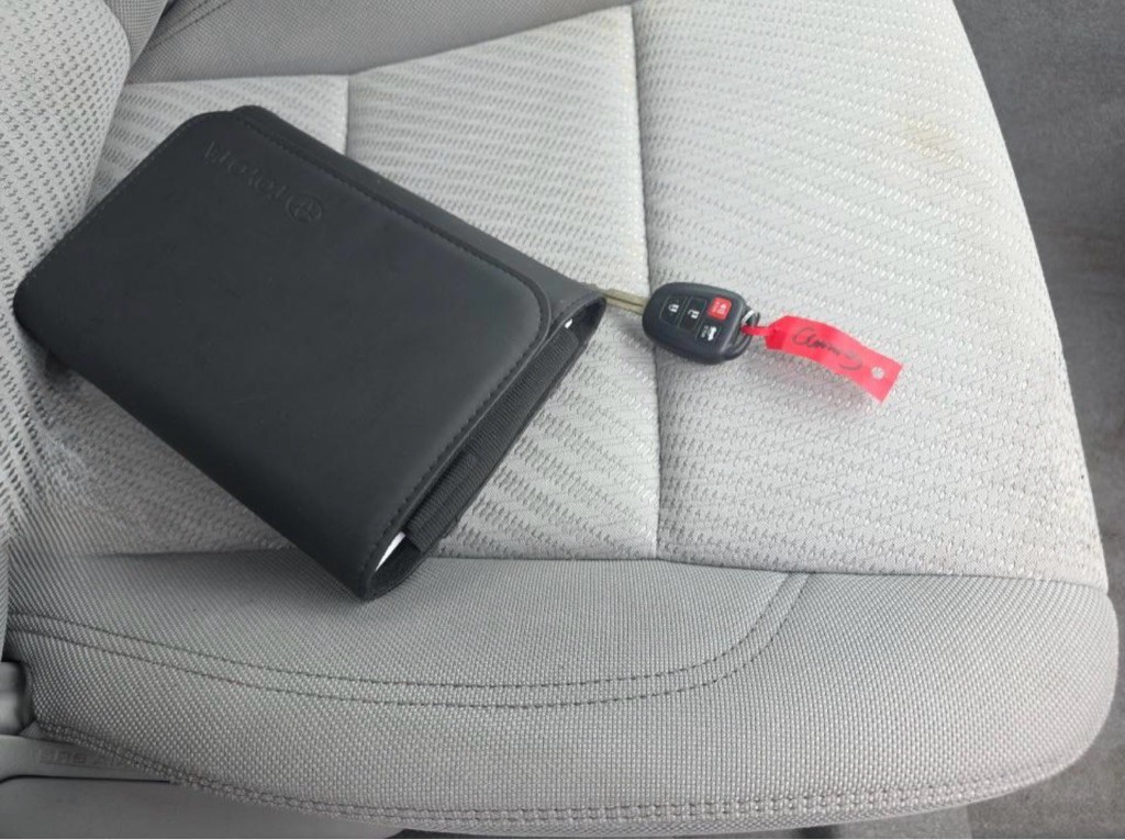 2016 Toyota Camry Image 4