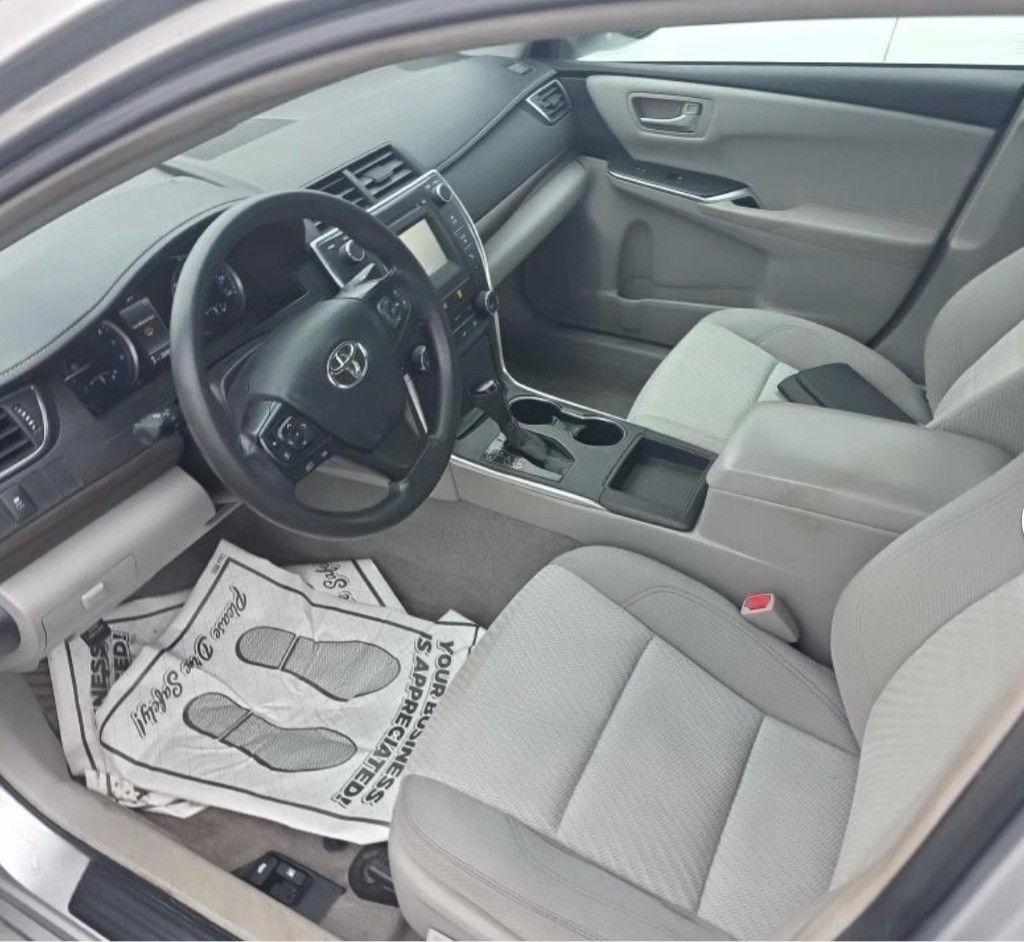 2016 Toyota Camry Image 6