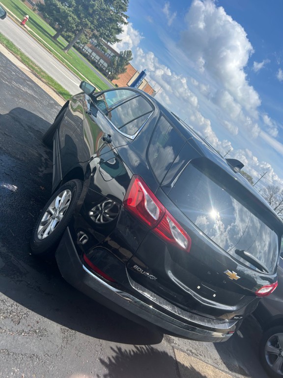 2019 Chevrolet Equinox Image 2