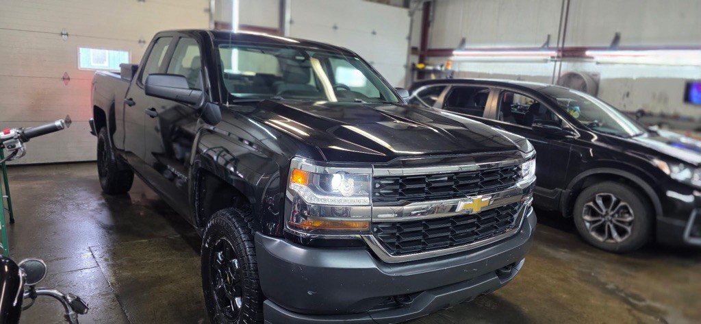 2016 Chevrolet Silverado 1500 Image 2