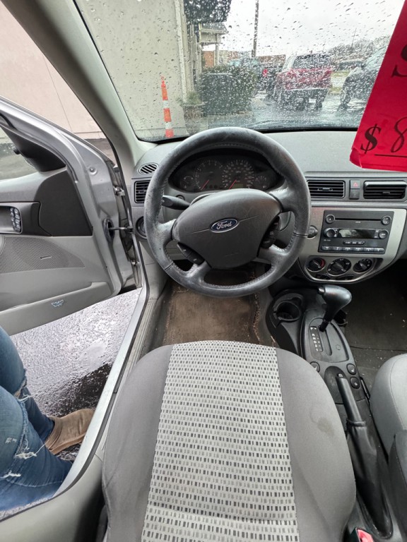 2006 Ford Focus Image 2