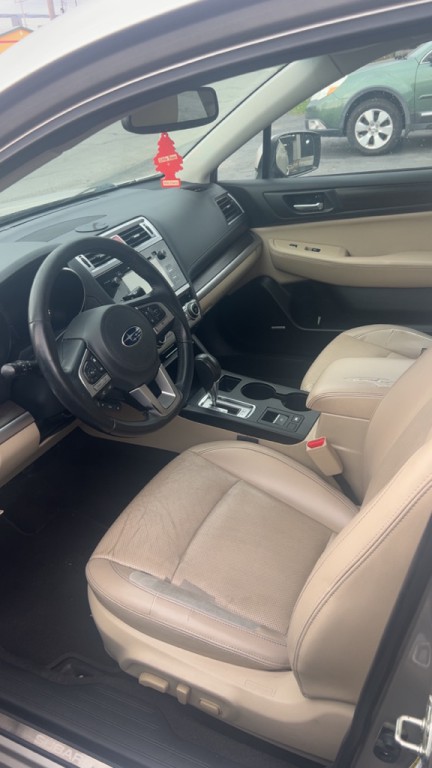 2015 Subaru Legacy Image 4