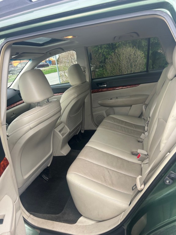 2012 Subaru Outback Image 7