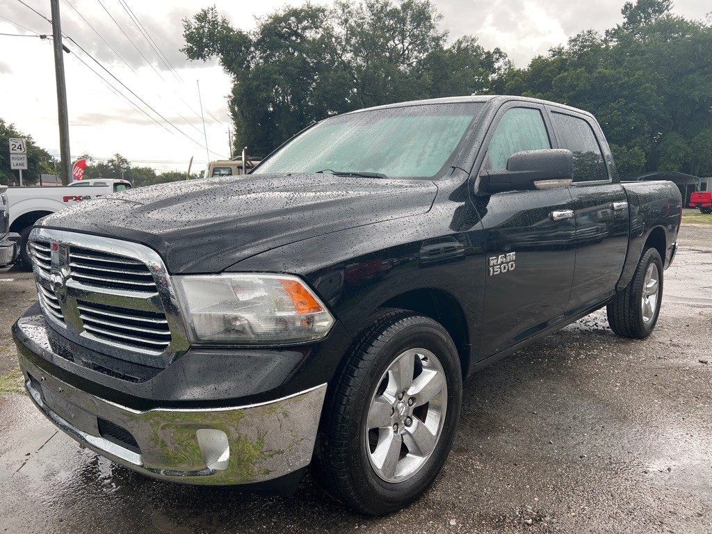 2014 RAM 1500 Image 1
