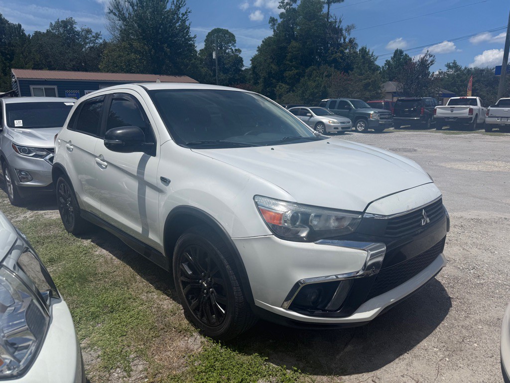 2018 Mitsubishi Outlander Image 3
