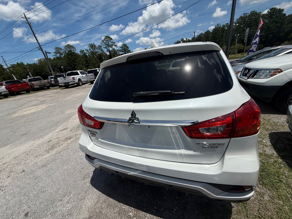 2018 Mitsubishi Outlander Image 6
