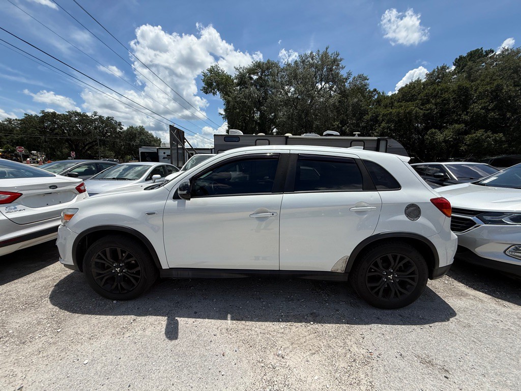 2018 Mitsubishi Outlander Image 8