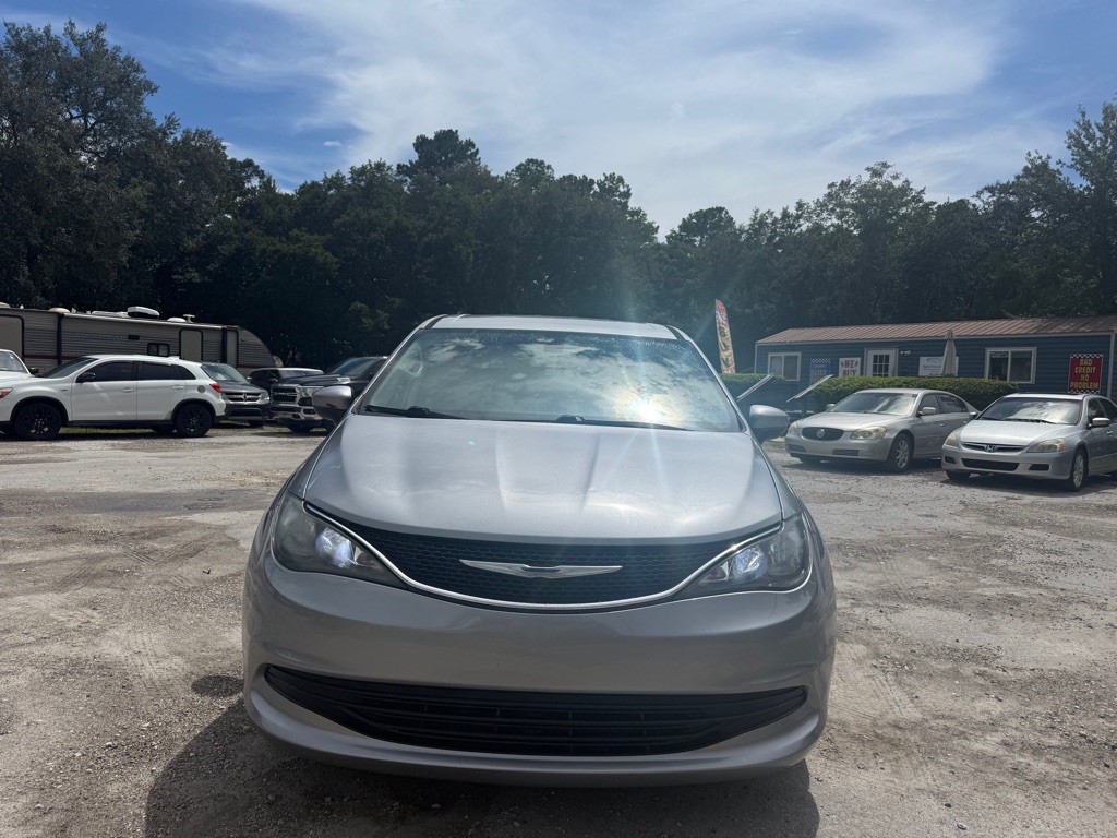2017 Chrysler Pacifica Image 2