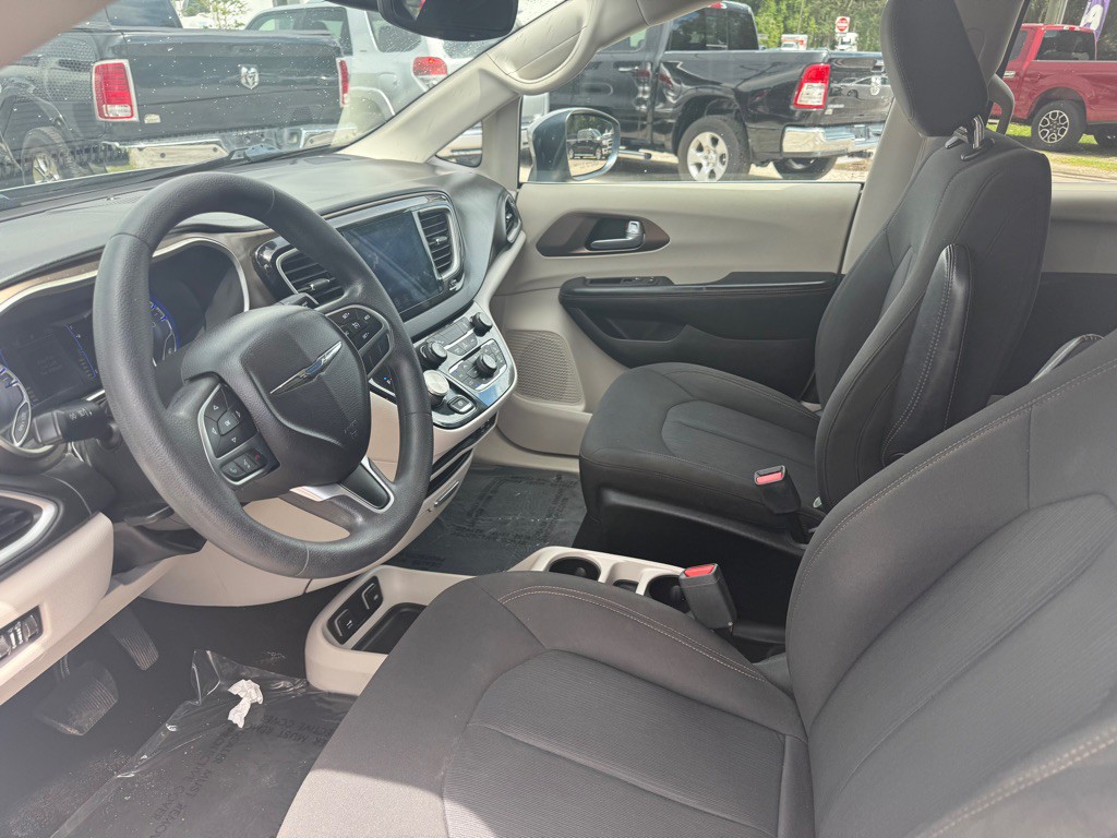 2017 Chrysler Pacifica Image 9
