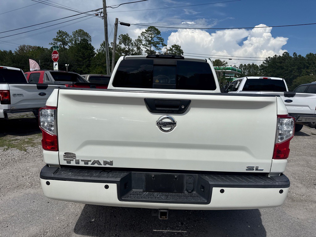 2017 Nissan Titan Image 6