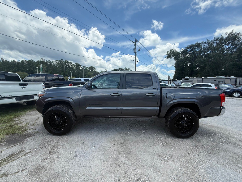 2016 Toyota Tacoma Image 8
