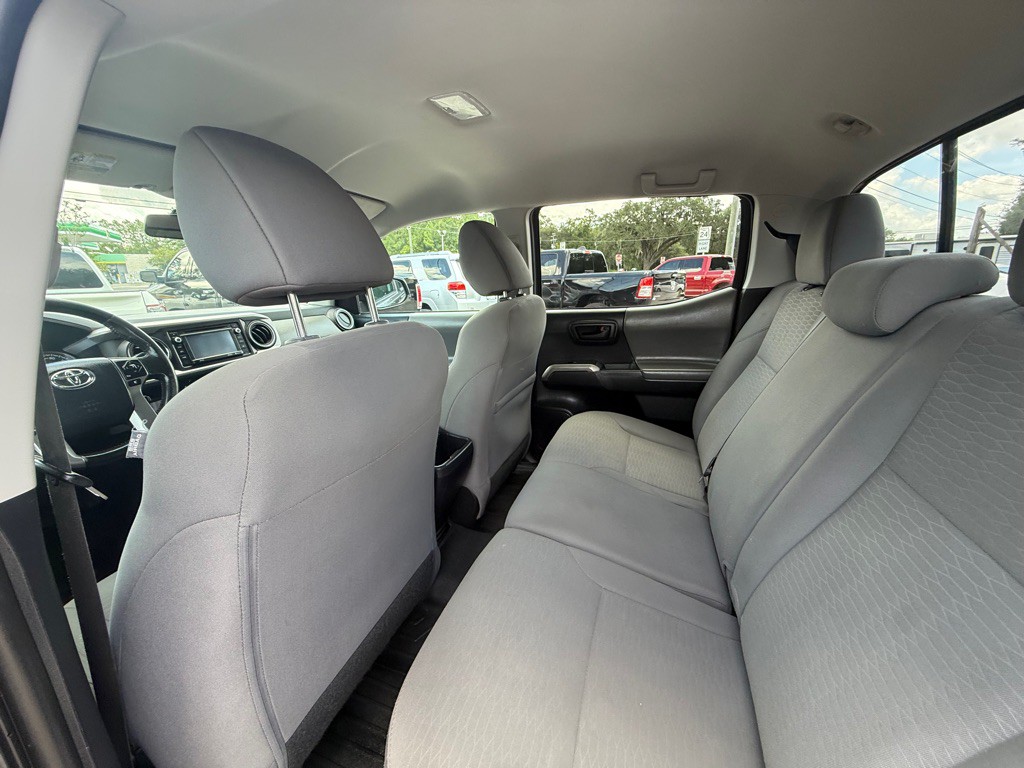 2016 Toyota Tacoma Image 10
