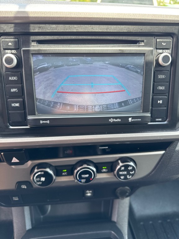 2016 Toyota Tacoma Image 11