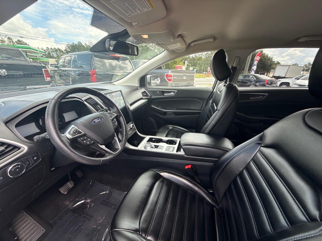 2022 Ford Edge Image 9