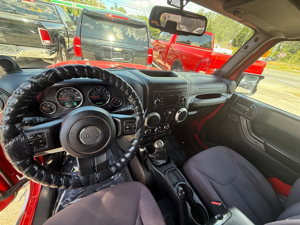 2014 Jeep Wrangler Image 11
