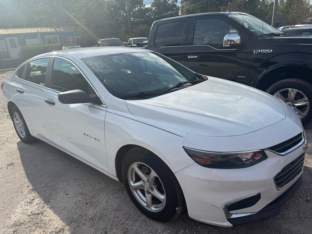 2017 Chevrolet Malibu Image 3