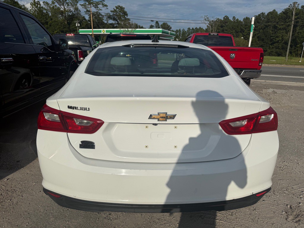 2017 Chevrolet Malibu Image 6