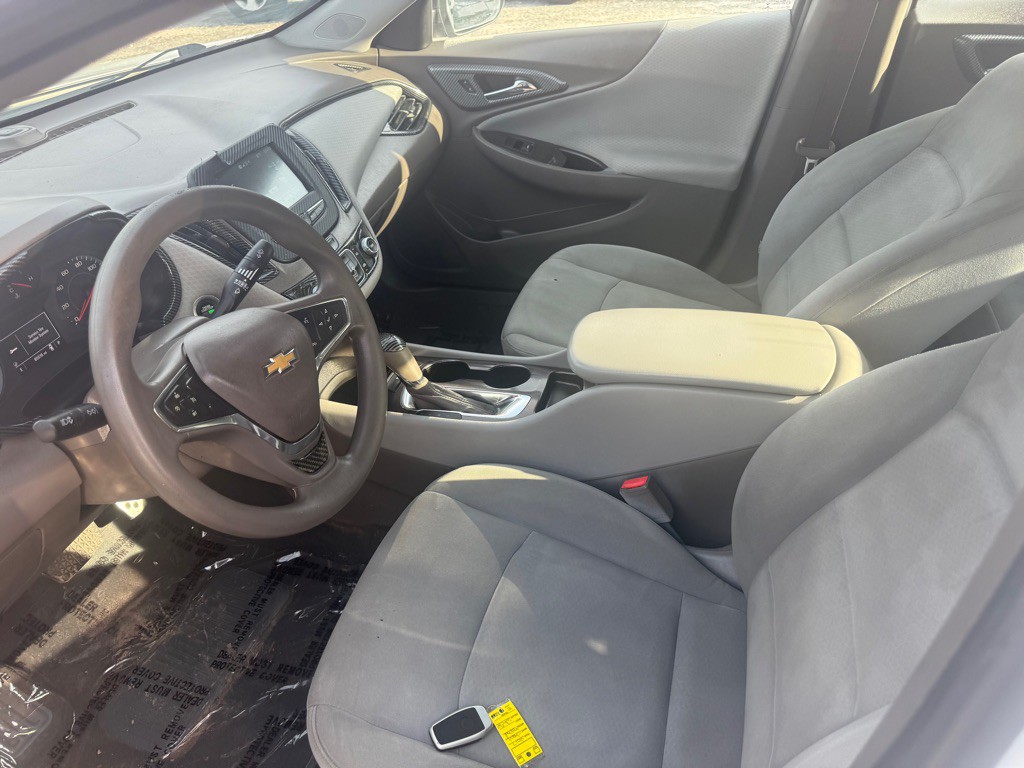 2017 Chevrolet Malibu Image 8