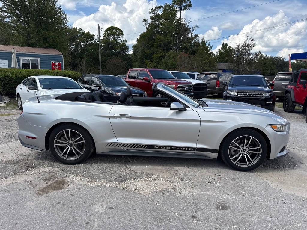 2017 Ford Mustang Image 12