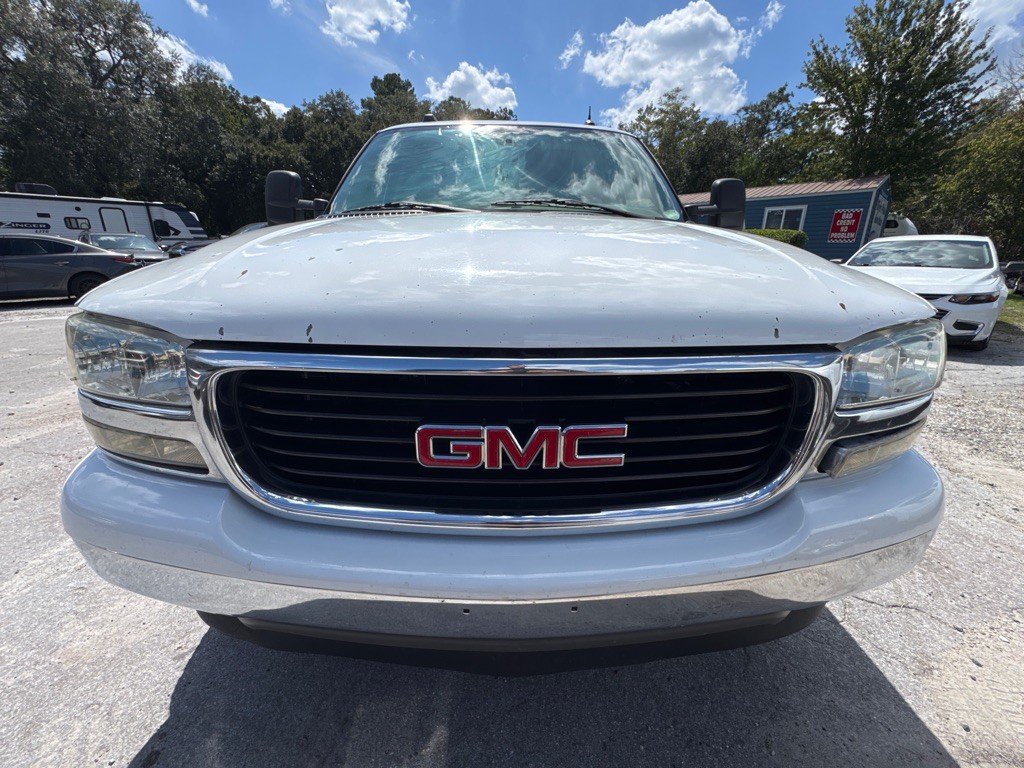 2005 GMC Yukon Image 2