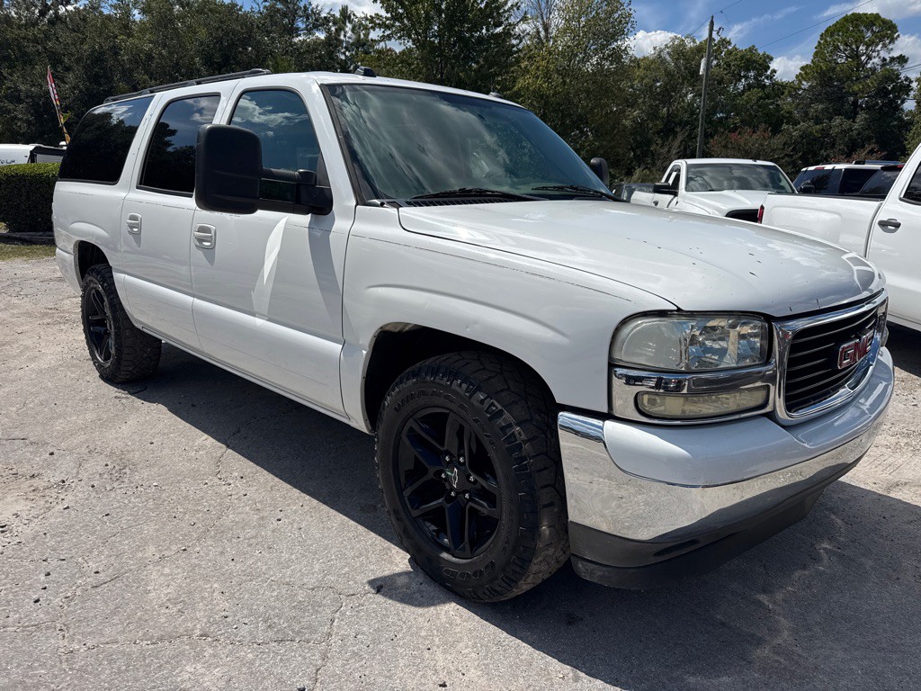 2005 GMC Yukon Image 3