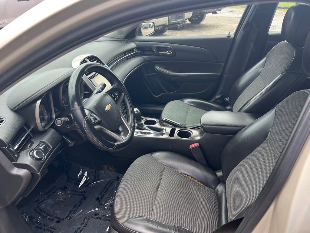 2015 Chevrolet Malibu Image 9