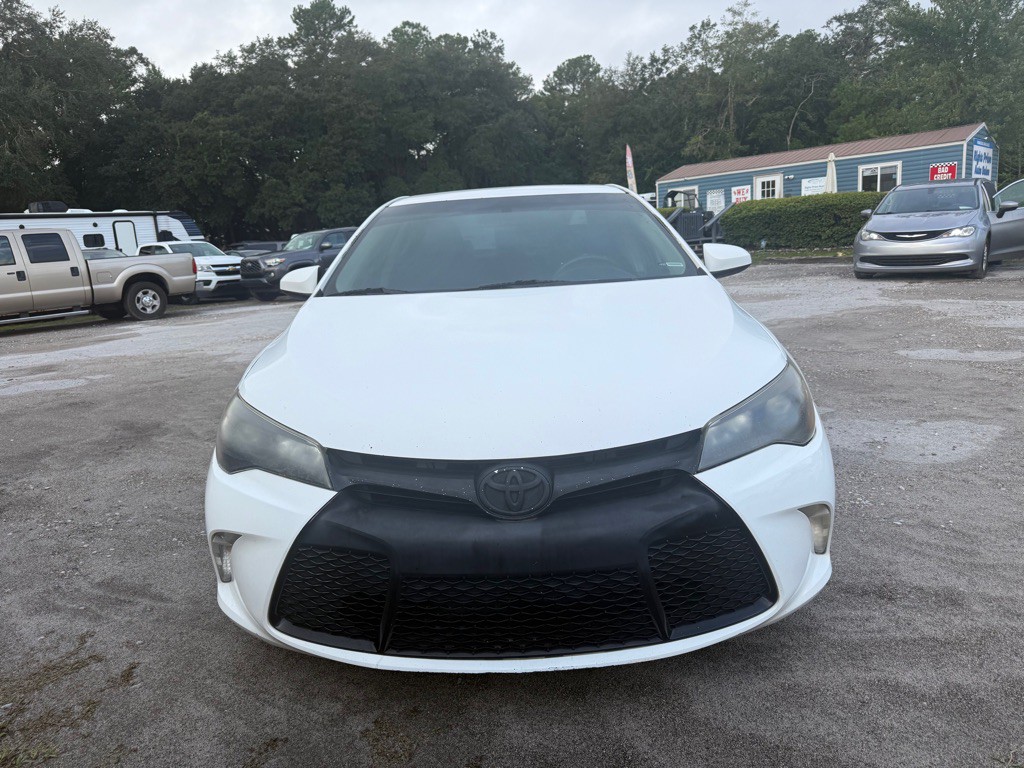 2015 Toyota Camry Image 2