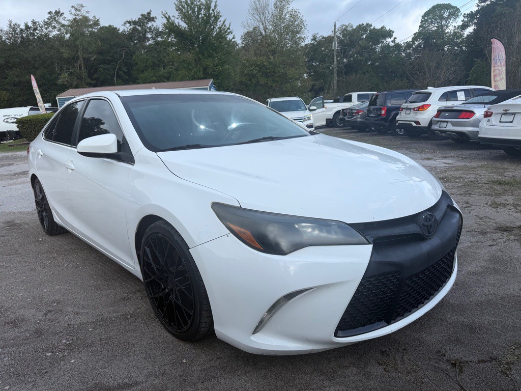 2015 Toyota Camry Image 3
