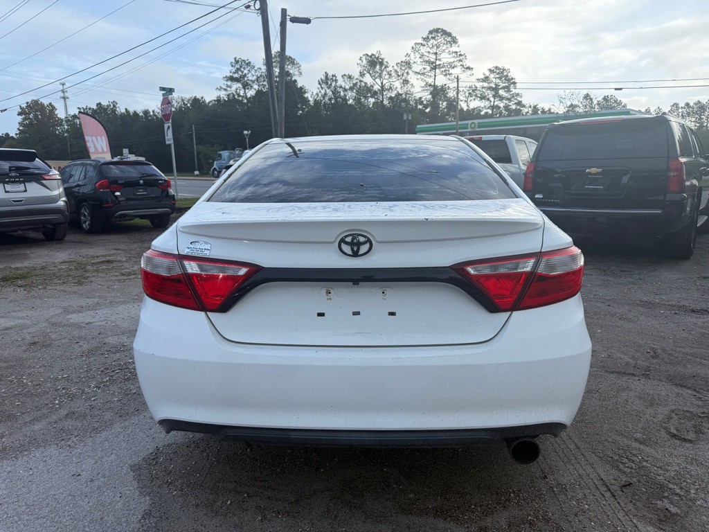 2015 Toyota Camry Image 6