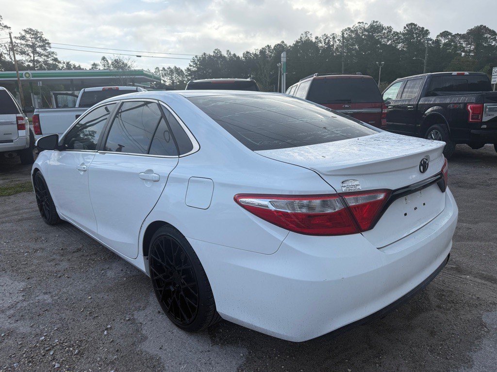 2015 Toyota Camry Image 7